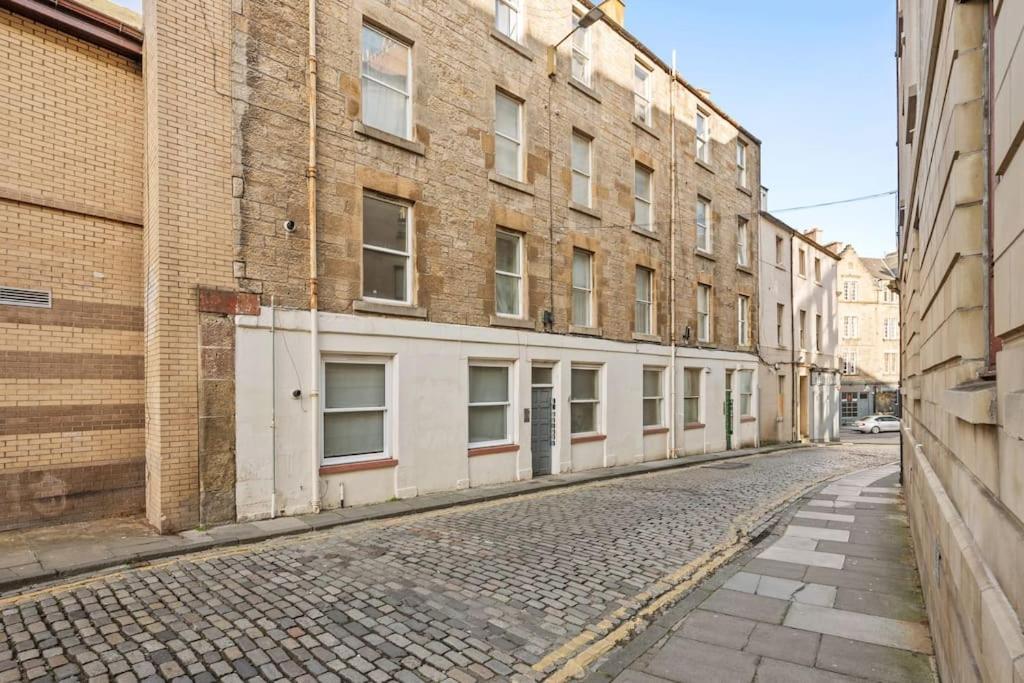 Two Bedroom Apartment-Central Edinburgh-Old Town-Licensed Edimburgo Exterior foto